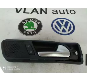 Ручка двері внутрішня (права, задня)	 VW Tігуан