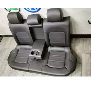 Салон автомобіля (сидіння, карти, підлокітник) VW Б 7 USA