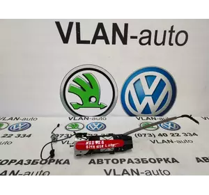 Ручка двері (ліва, передня)	5N0839885H	VW Beetle Cabriolet	VW