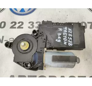 Блок керування склопідіймача (правий  задній)	3D0959704F	VW Фаєтон