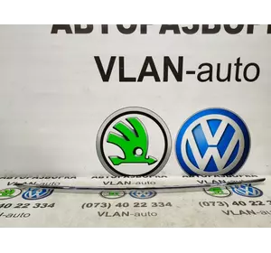 Молдинг кришки багажника (універсал) VW Б 6 Європа