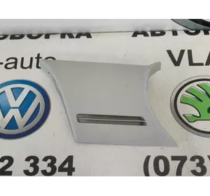 2K0858336 Накладка стойки (права, передня)	VW Кадді